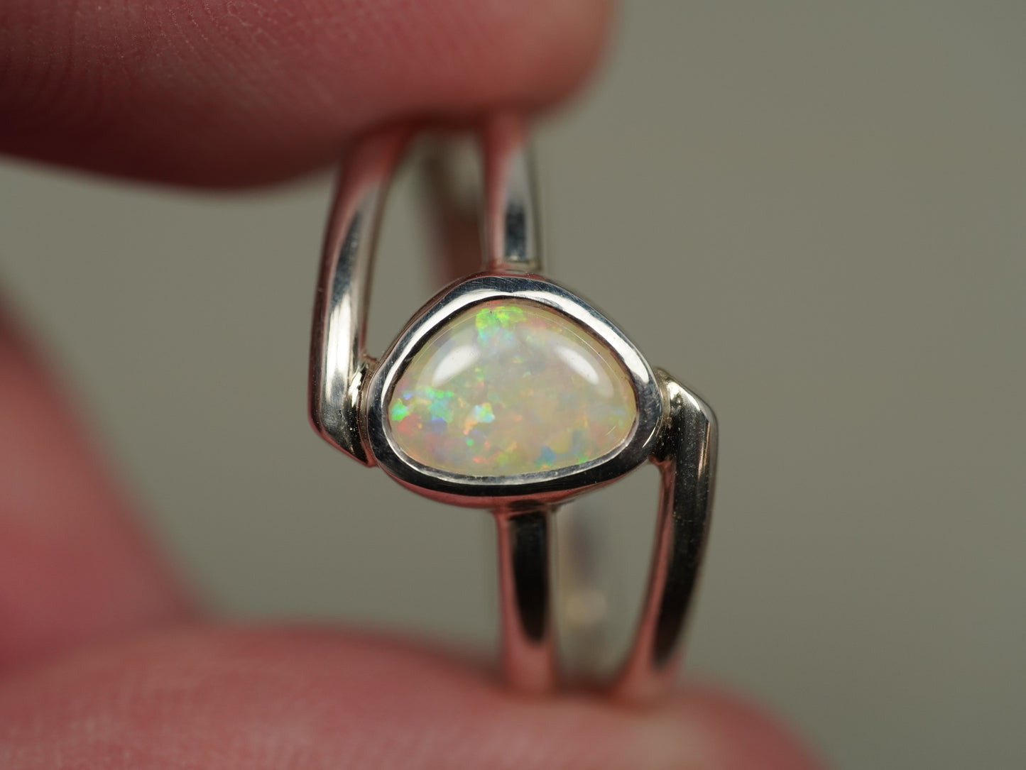 Light Opal ring silver BAB367