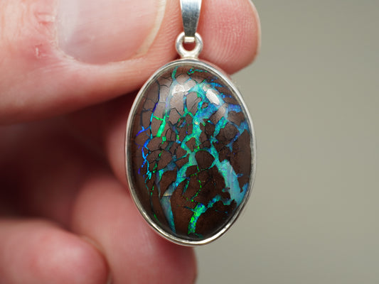 Boulder Opal pendant silver RH01