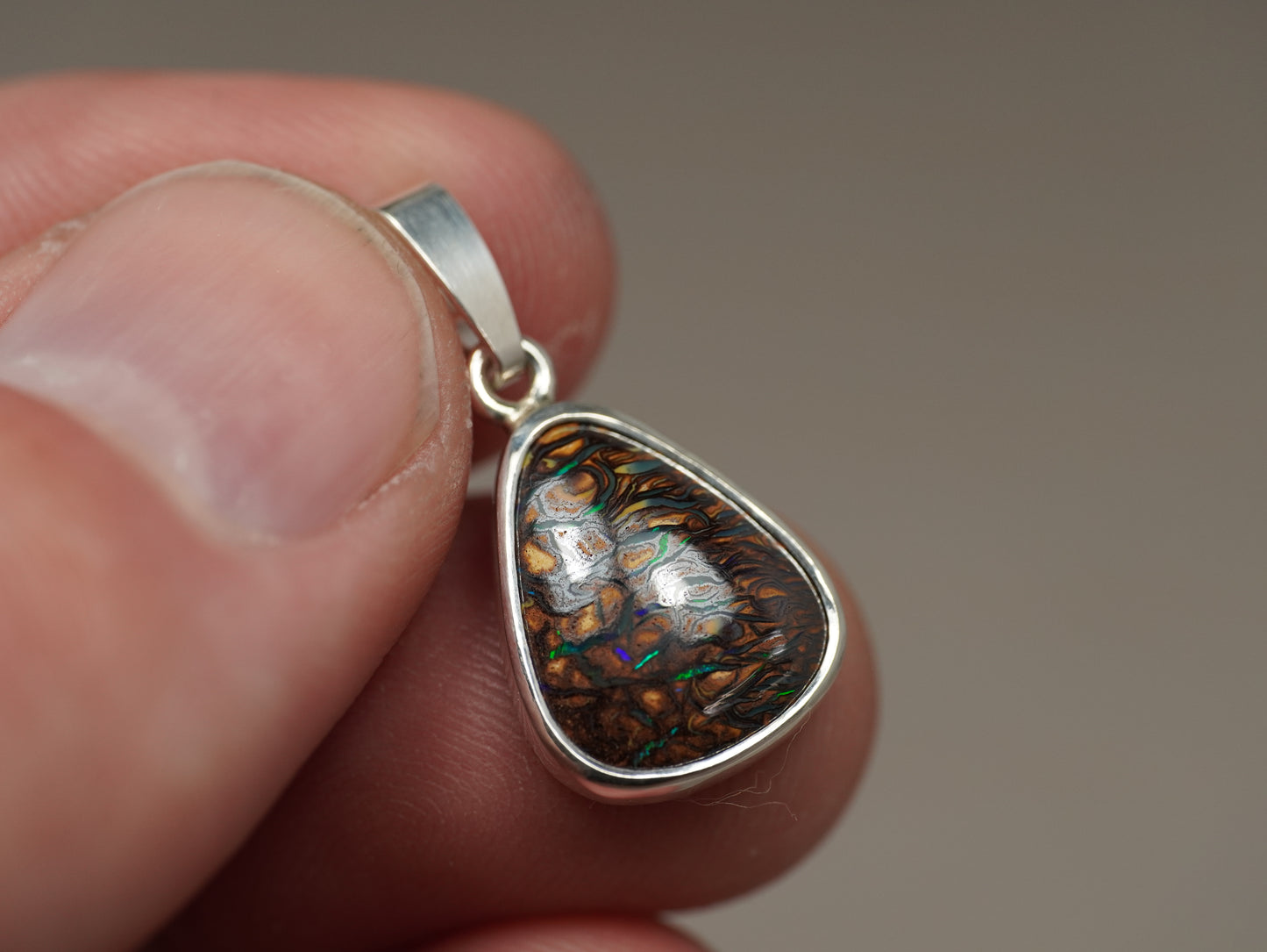 Boulder Opal pendant silver CGT697