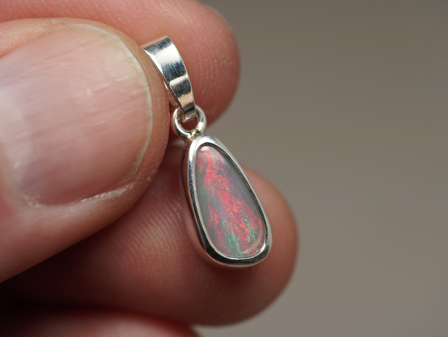 Light Opal pendant silver CEA138