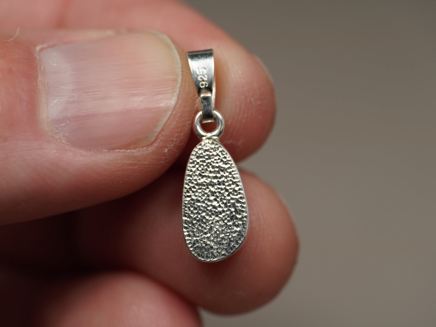 Light Opal pendant silver CEA138