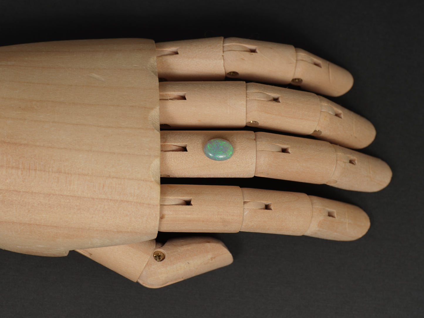 Dunkler Kristallopal EBV893