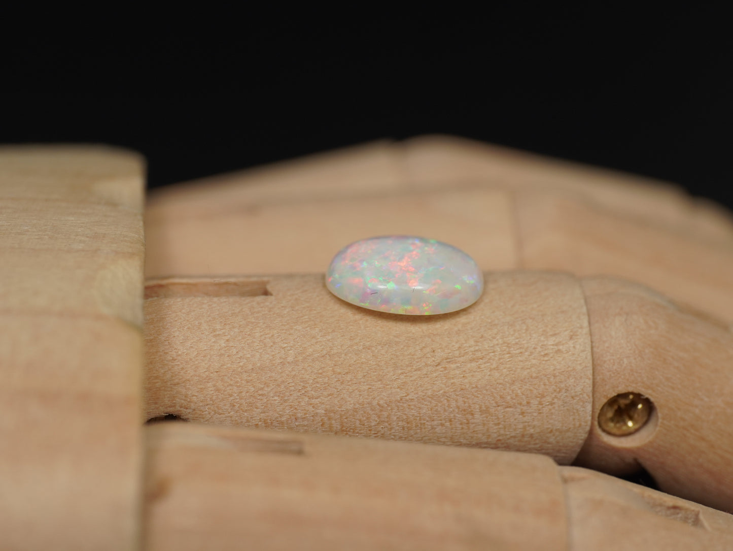 Light Opal EBV878