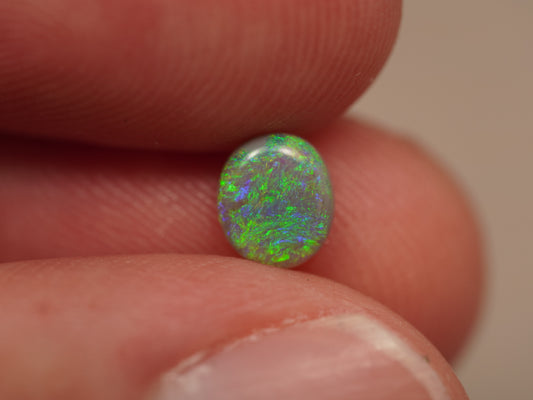 Dunkler Kristallopal