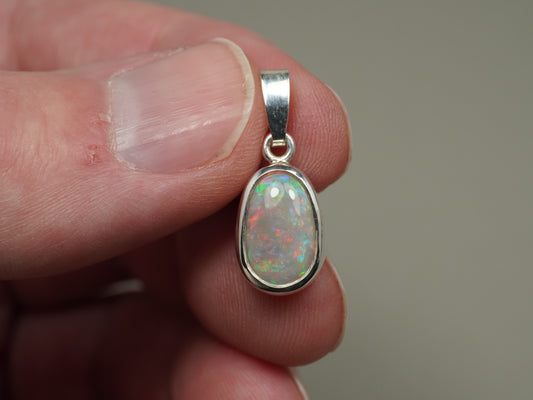 Pendentif opale foncée argent BOB492
