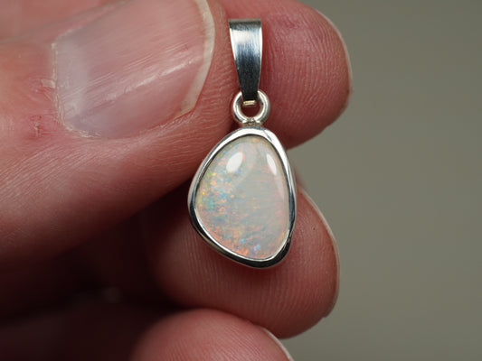 Light Opal pendant silver CEA158