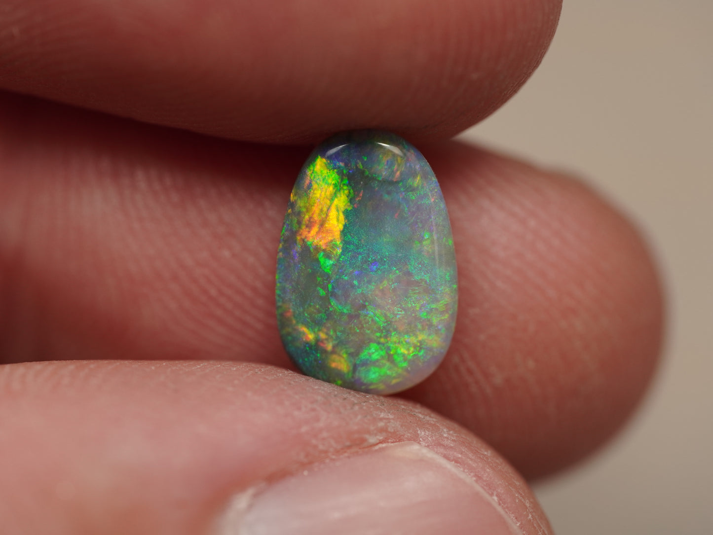Opale noire cristal FCP024