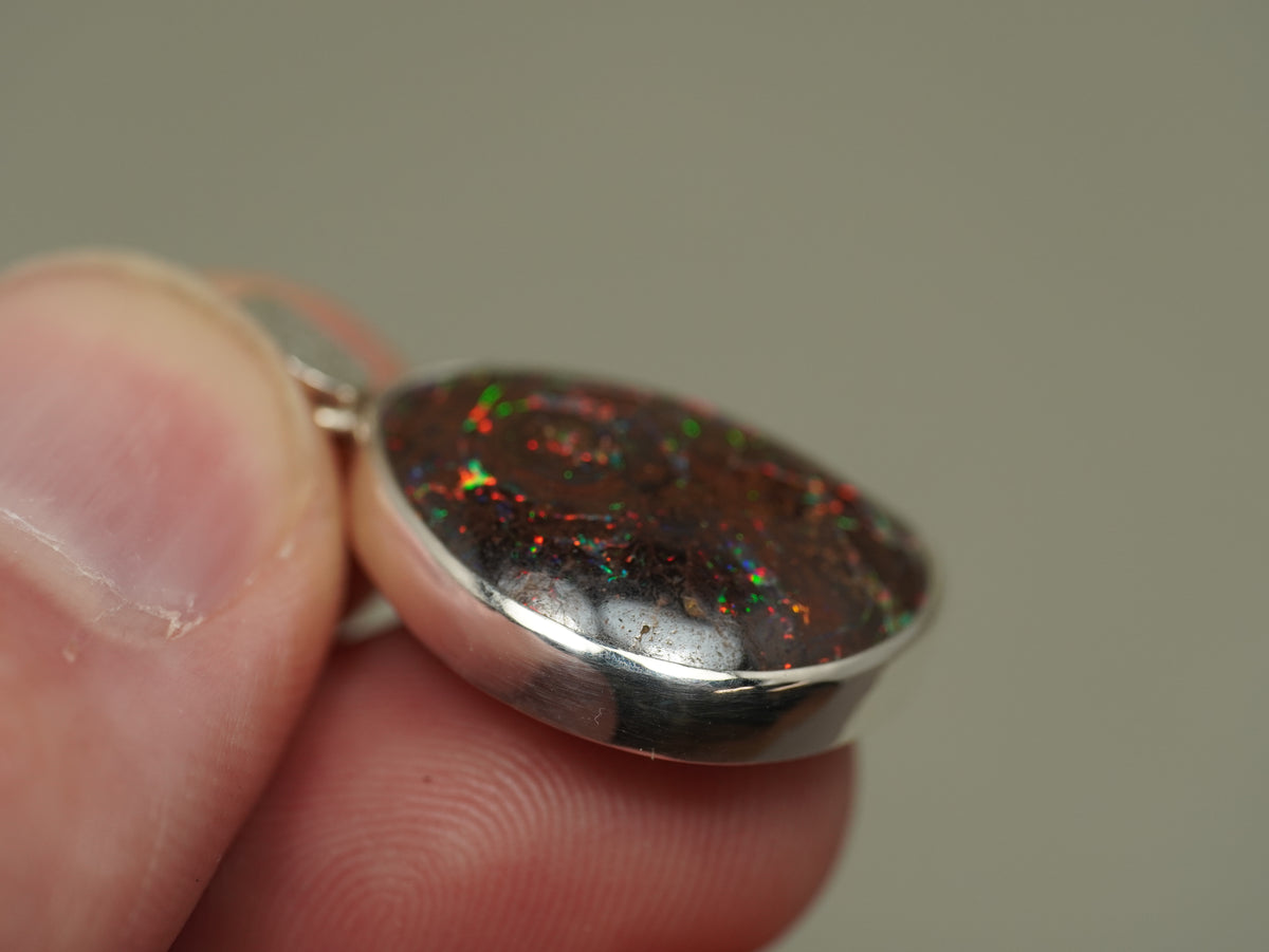 Pendentif opale foncée argent CED02